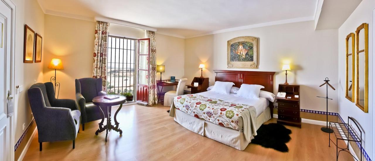 Hotel Alcazar De La Reina Carmona  Exteriör bild