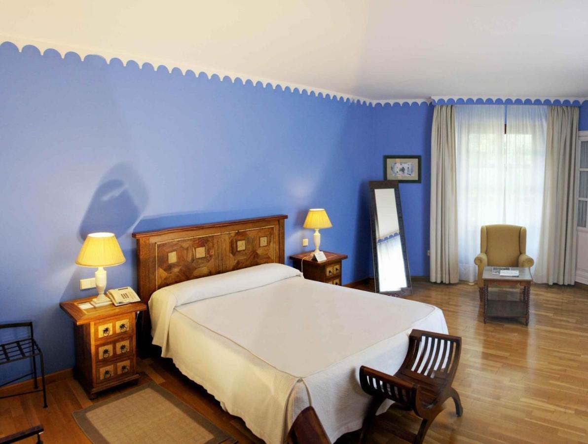 Hotel Alcazar De La Reina Carmona  Exteriör bild