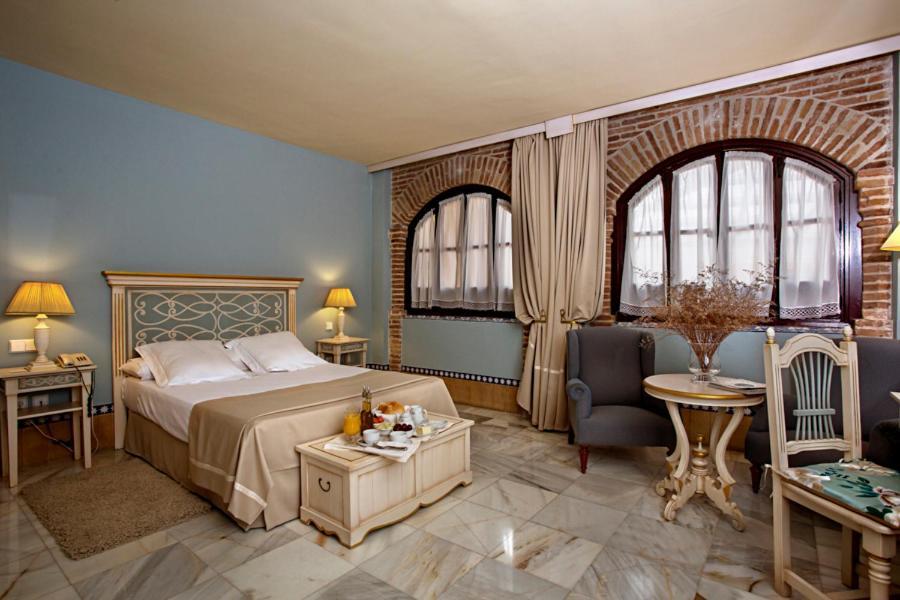Hotel Alcazar De La Reina Carmona  Exteriör bild